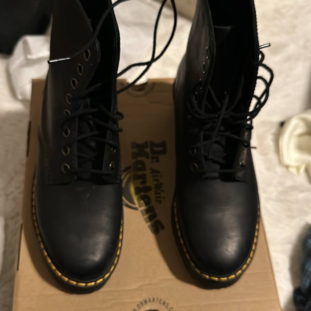 DR. MARTENS
Black Shriver Hi Ankle Boots is size 7.5 - Picture 3 of 6